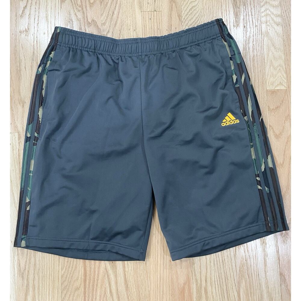 Adidas Athletic Shorts Men’s XL Gray Performance Sporty Athleisure Normcore